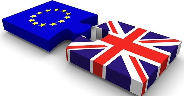 Στην τελική ευθεία για το Brexit – Προσωρινή συμφωνία Βρεξέλλες-Λονδίνο